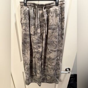 Cream camo Hollister Camouflage Drawstring Sweatpants baggy comfy